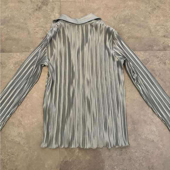 Rachel Zoe Light Blue Pleated Button Down XS - Picture 5 of 6